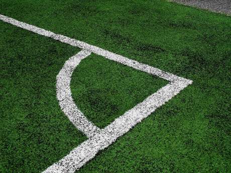 C罗表示意甲防守大战检验阵容深度与战术纪律（华体会平台）